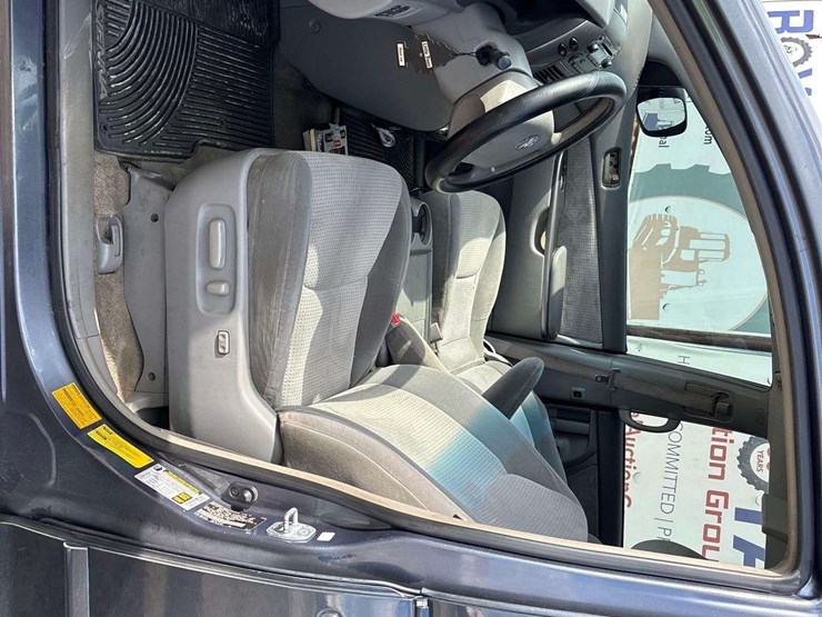 2008-toyota-sienna-image-10