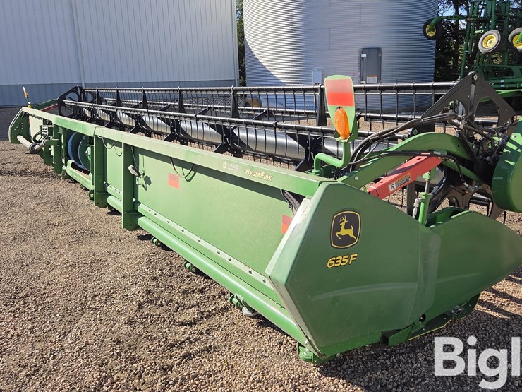 2022-john-deere-635f-image-5