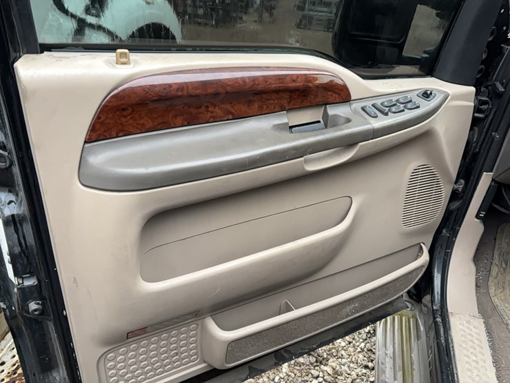 2001-ford-excursion-limited-image-9