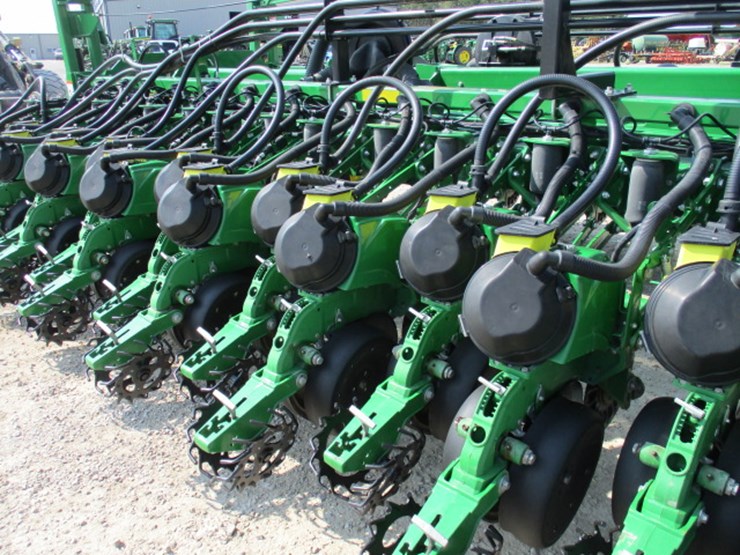 2016-john-deere-db60-image-98