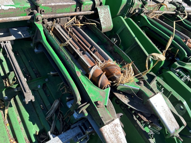 2022-john-deere-c12f-image-19