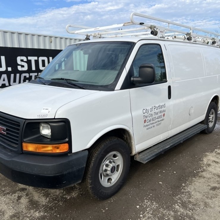2015 GMC Savana Cargo Van