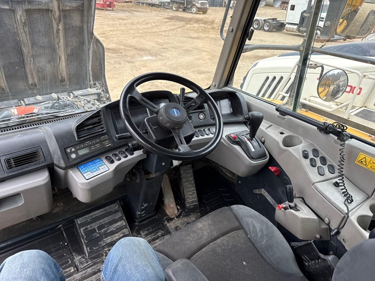 komatsu-hm400-3-image-15