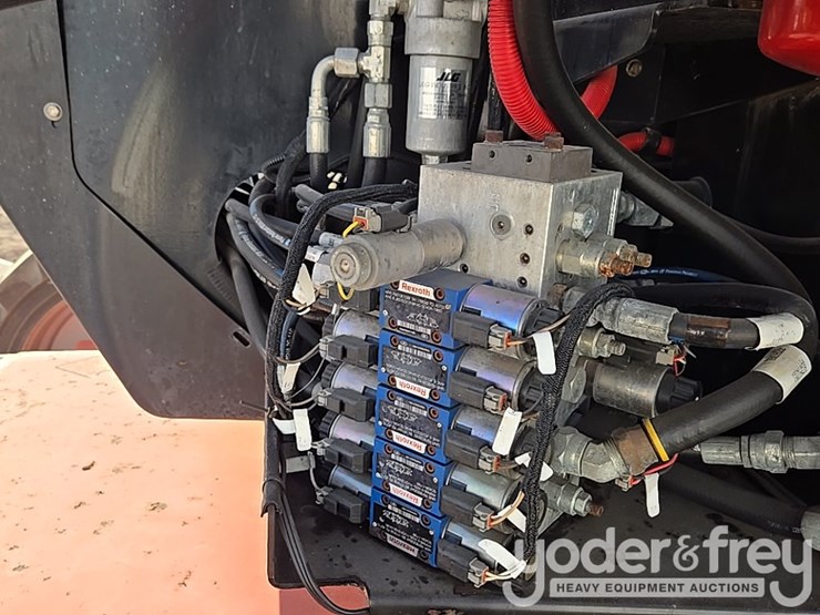 2014-jlg-600aj-image-72