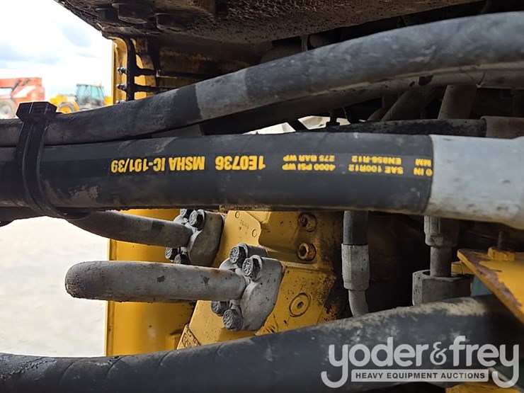 2014-caterpillar-938k-image-65