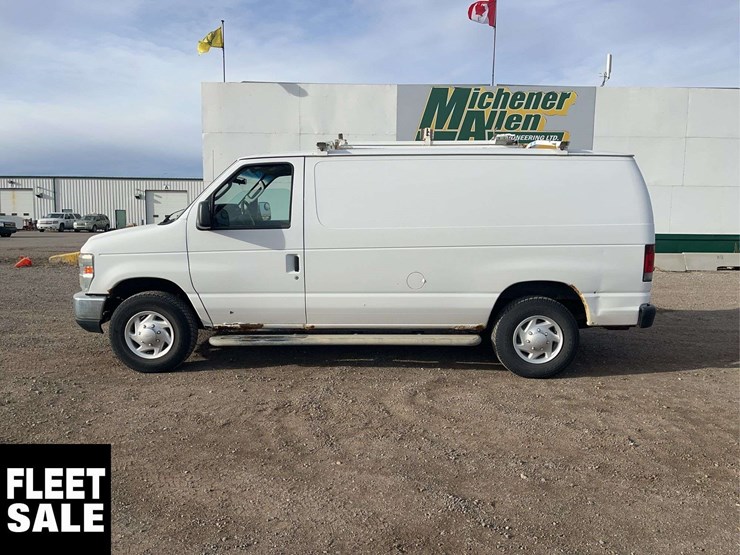 2009-ford-cargo-image-2