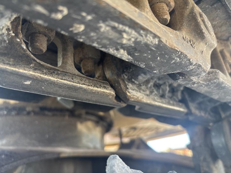 2013-deere-85d-image-62