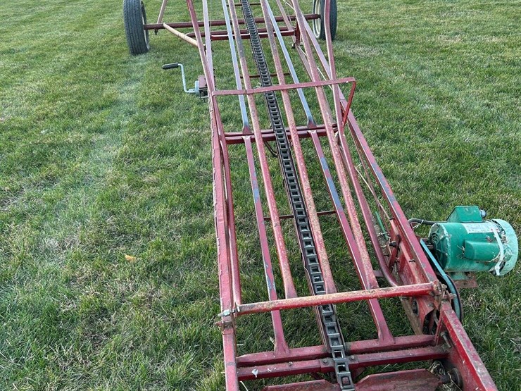 hayrite-skeleton-hay-elevator-image-4