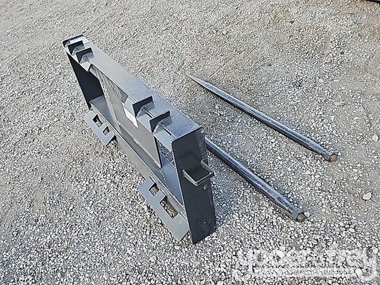 unused-jct-bale-spear-to-suit-skidsteer-image-5