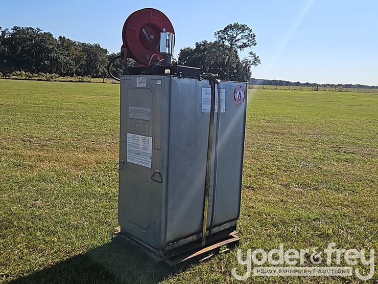 roth-tank-oil-tank-c/w-hose-reel-balcrank-oil-pump-image-4