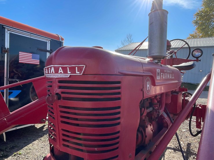 #3012-•-mccormick-farmall-h-narrow-front-tractor-with-loader-image-17