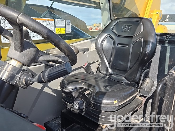 2019-caterpillar-tl1255d-image-105