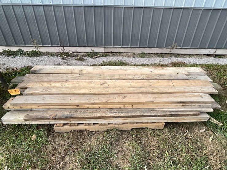 #3149-•-pallet-of-various-lumber-image-2