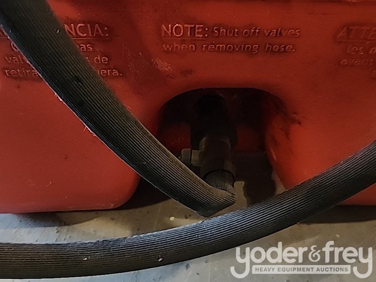 15-gallon-portable-gas-caddy-image-7