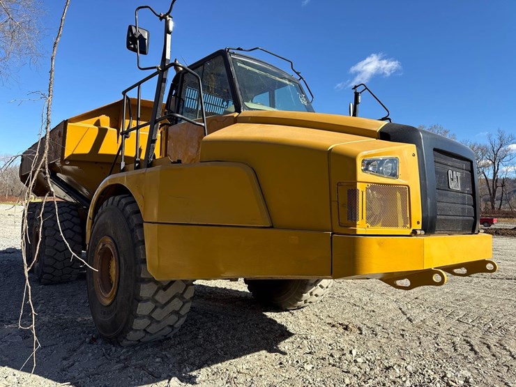 2015-caterpillar-745c-image-10