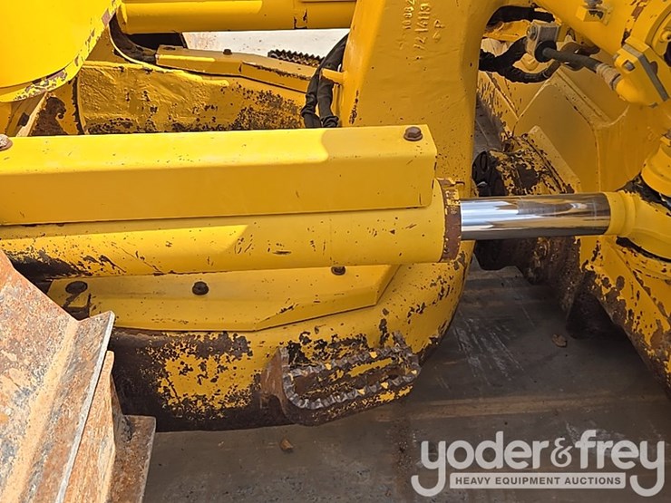 2023-komatsu-d61pxi-24-image-30