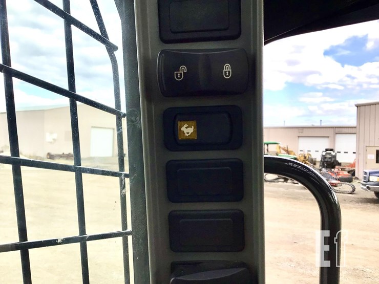 2023-new-holland-c337-image-19