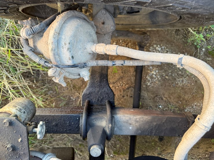 #22592-•-inop-1992-freightliner-t/a-daycab-truck-tractor-vin:-1fuymzyb1np520782-image-15