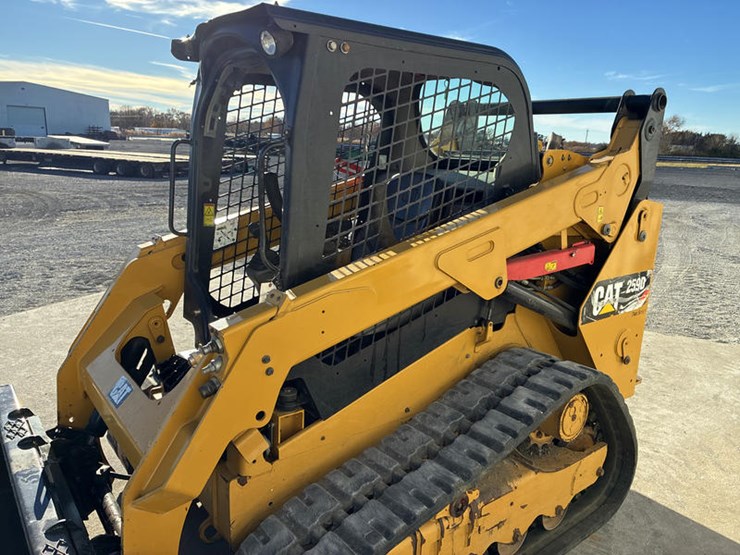 2018-caterpillar-259d-image-20