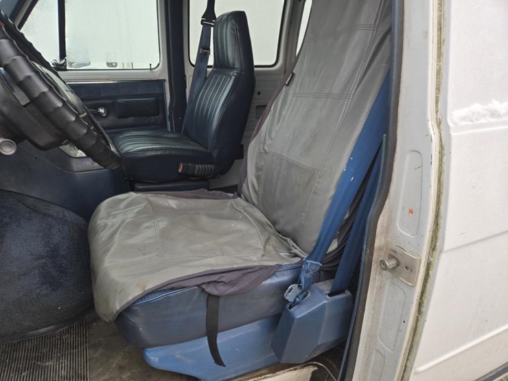 1995-chevrolet-g20-image-32