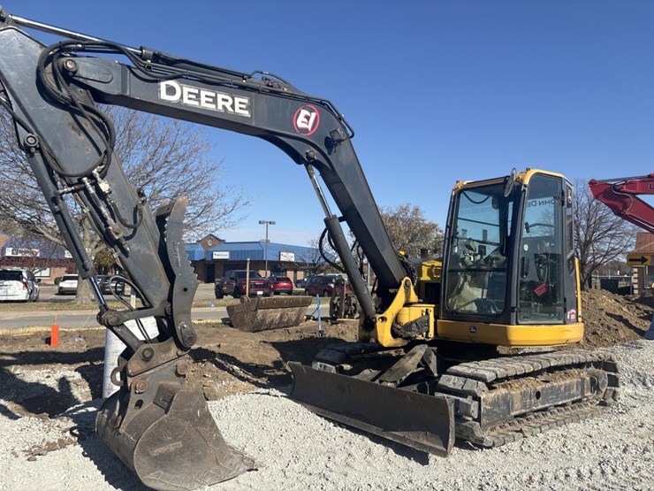 2013-deere-85d-image-2