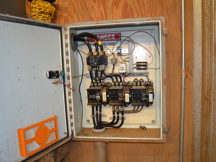 he-wilson-200-hp-reduced-voltage-starter-for-resaw-motor-image-1