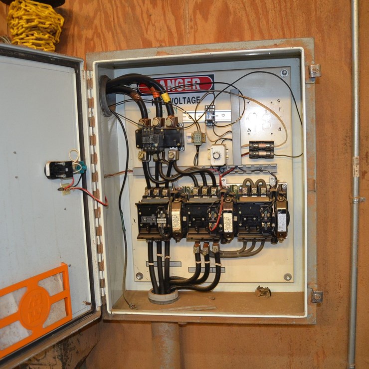 HE WILSON 200 HP REDUCED VOLTAGE STARTER FOR RESAW MOTOR