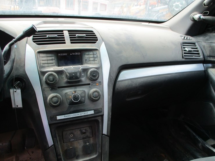 2014-ford-explorer-image-8