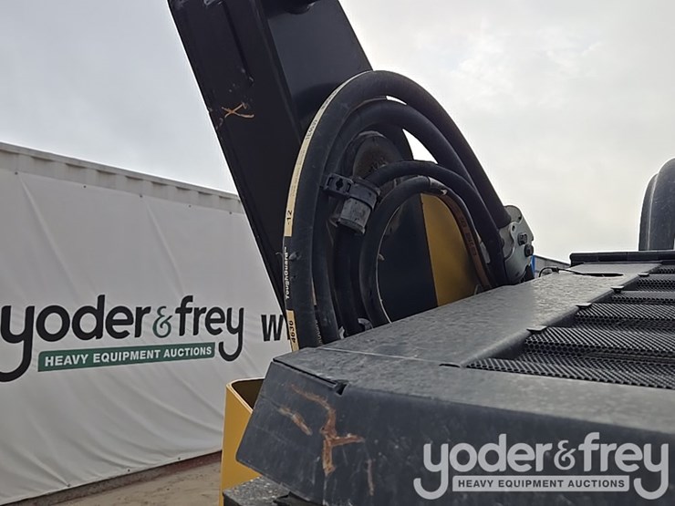 2022-caterpillar-299d3-image-18