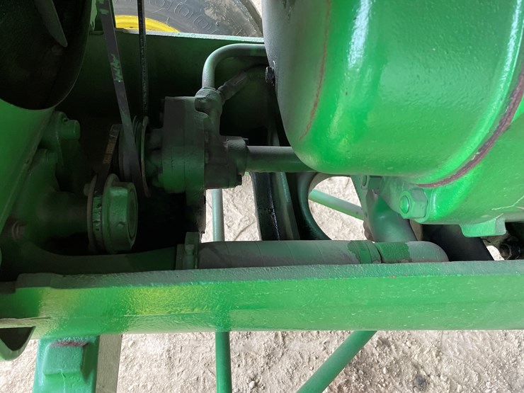 john-deere-830-image-27