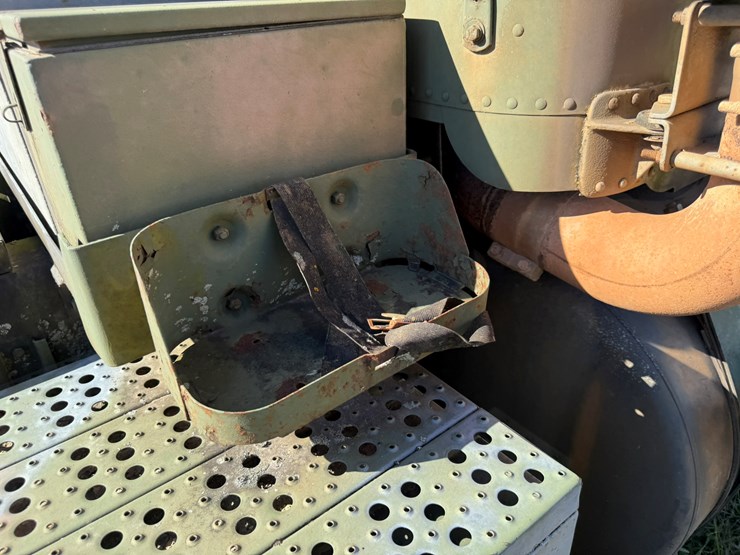 #22592-•-inop-1992-freightliner-t/a-daycab-truck-tractor-vin:-1fuymzyb1np520782-image-53