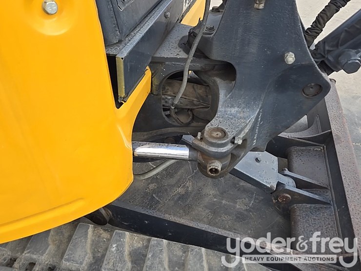2019-deere-26g-image-39
