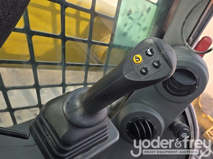 2022-caterpillar-299d3-image-52