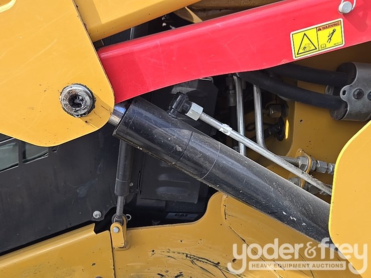 2021-caterpillar-289d3-image-29