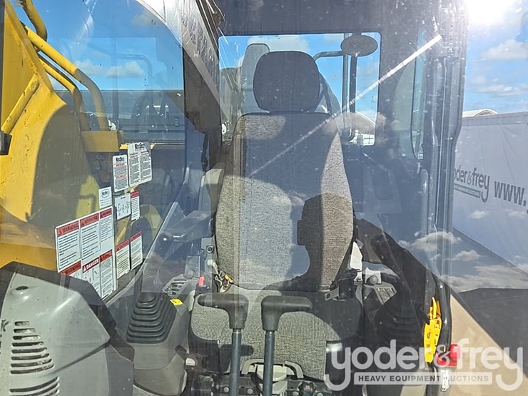 2018-komatsu-pc360-lc-11-image-63