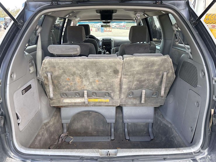 2008-toyota-sienna-image-19