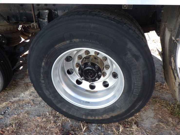 2018-peterbilt-220-image-19