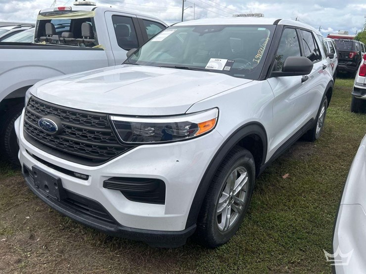 2022-ford-explorer-image-1