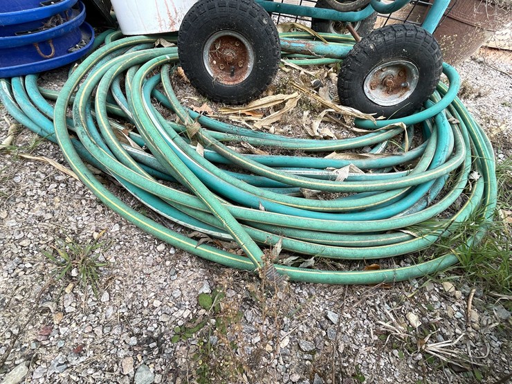 #3120-•-pile-of-lawn-and-garden-items-image-3