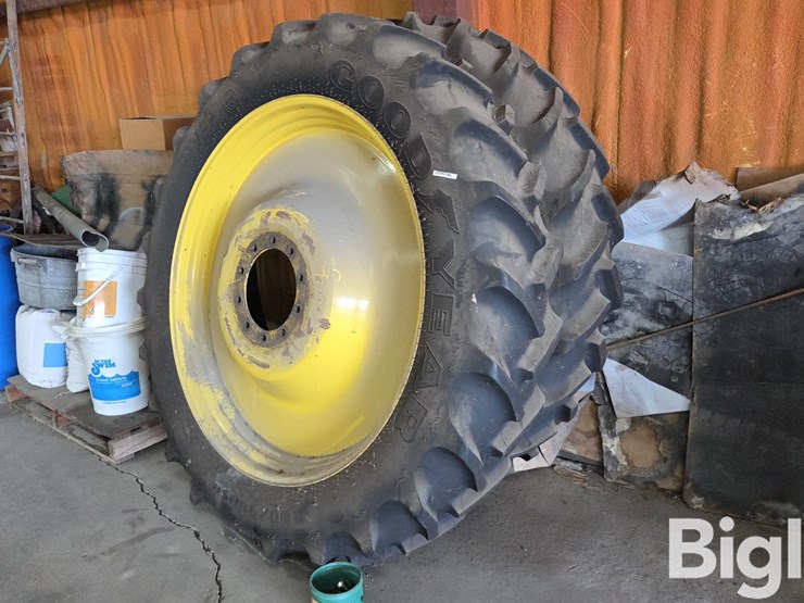 john-deere-10-image-1