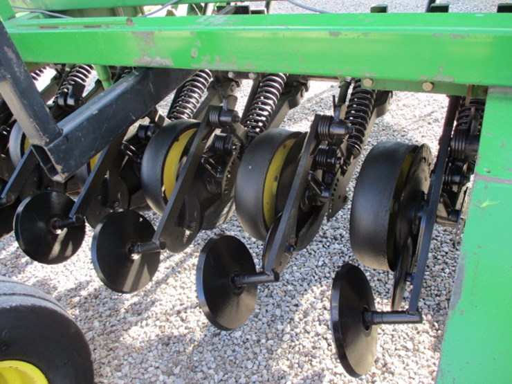 john-deere-750-image-26