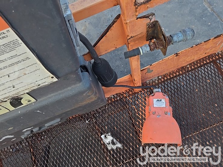 2015-jlg-600aj-image-37