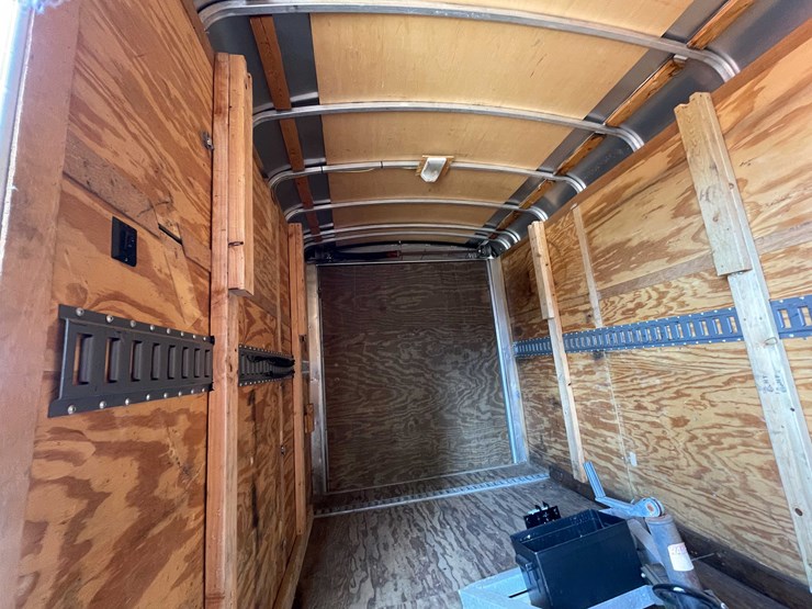 #3013-•-2007-12'-tandem-axle-aluminum-frame-enclosed-trailer-(no-title)-image-10