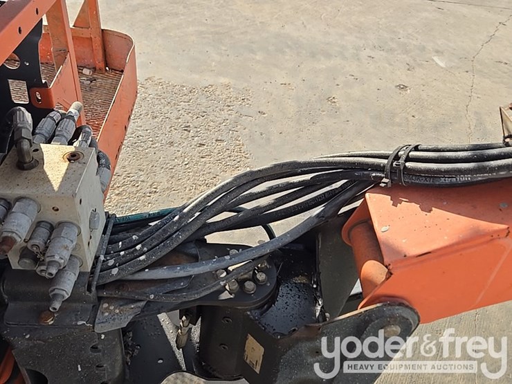 2014-jlg-600aj-image-39