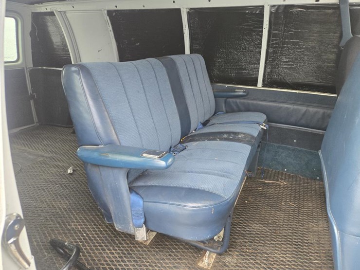 1995-chevrolet-g20-image-28