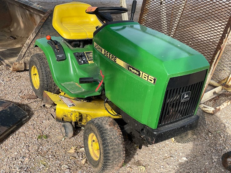 john-deere-165-image-1