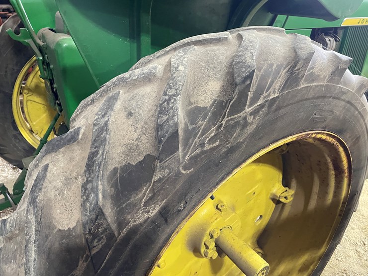 john-deere-3010-image-17