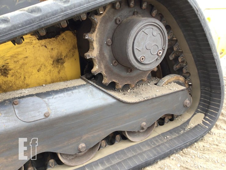 2023-new-holland-c337-image-23