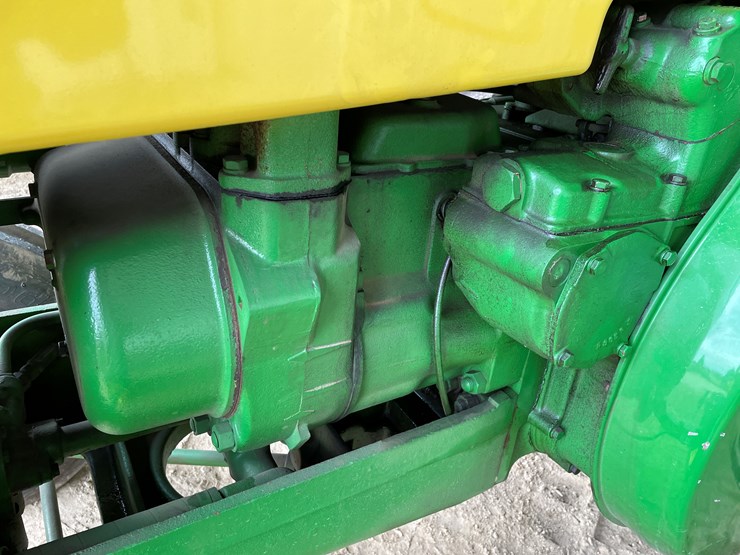 john-deere-830-image-25