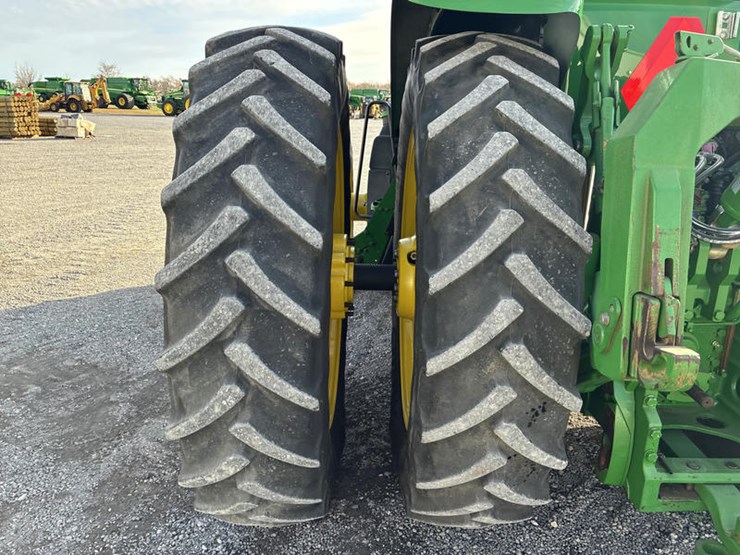 2015-john-deere-8295r-image-58